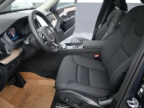 New 2026 Volvo XC90 B5 Core AWD/4WD image 13