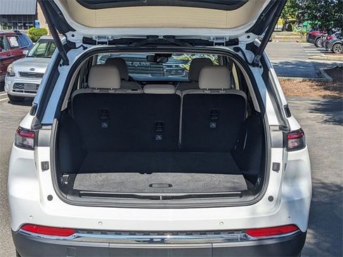 Certified 2022 Jeep Grand Cherokee Limited image 27