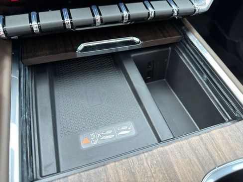 New 2026 GMC Acadia Denali Ultimate w/ LPO, Floor Liner Package AWD/4WD image 18