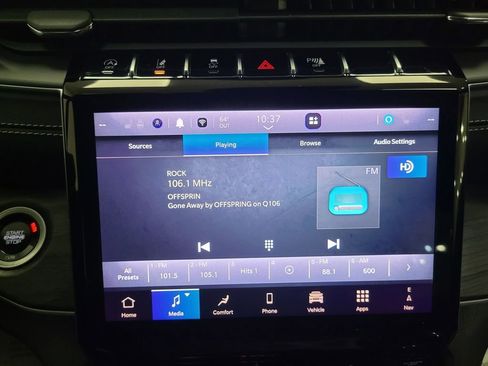 Used 2024 Jeep Grand Cherokee L Limited w/ Luxury Tech Group II image 17