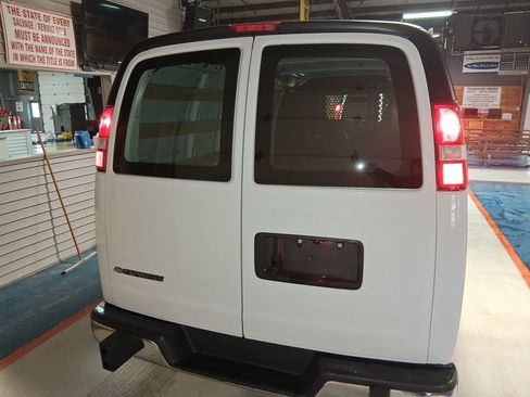 Used 2023 Chevrolet Express 2500 Work Van w/ Driver Convenience Package image 6