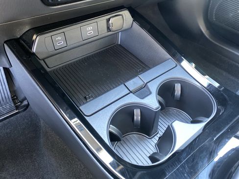 Used 2025 Toyota Prius XSE image 42