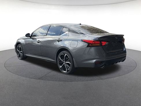 Certified 2025 Nissan Altima 2.5 SR image 3