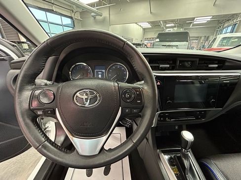 Used 2017 Toyota Corolla SE w/ Carpet Mat Package (TMS) image 9