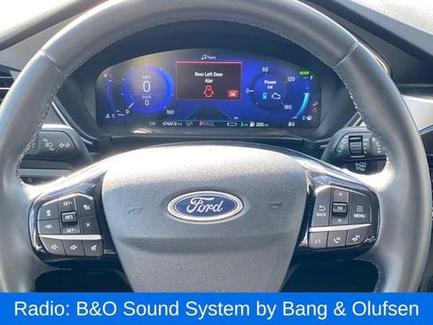 Used 2022 Ford Escape SEL w/ Technology Package FWD image 7