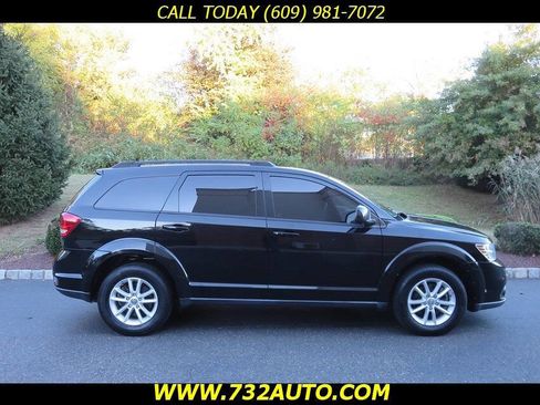 Used 2015 Dodge Journey SXT w/ Flexible Seating Group image 4