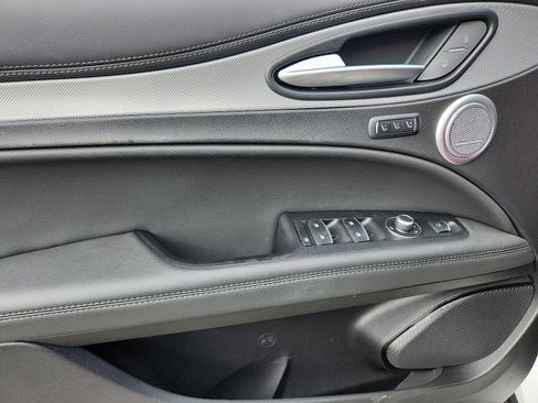 Used 2024 Alfa Romeo Stelvio Veloce image 13