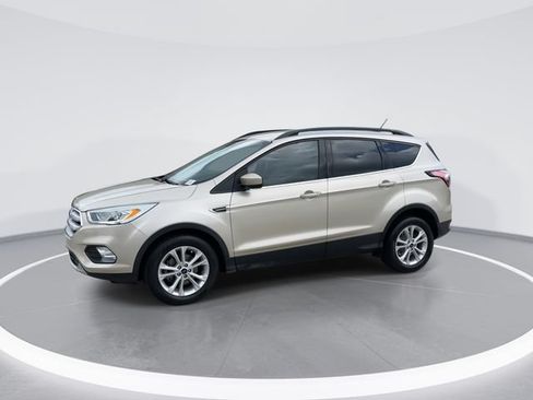 Used 2018 Ford Escape SEL FWD image 3