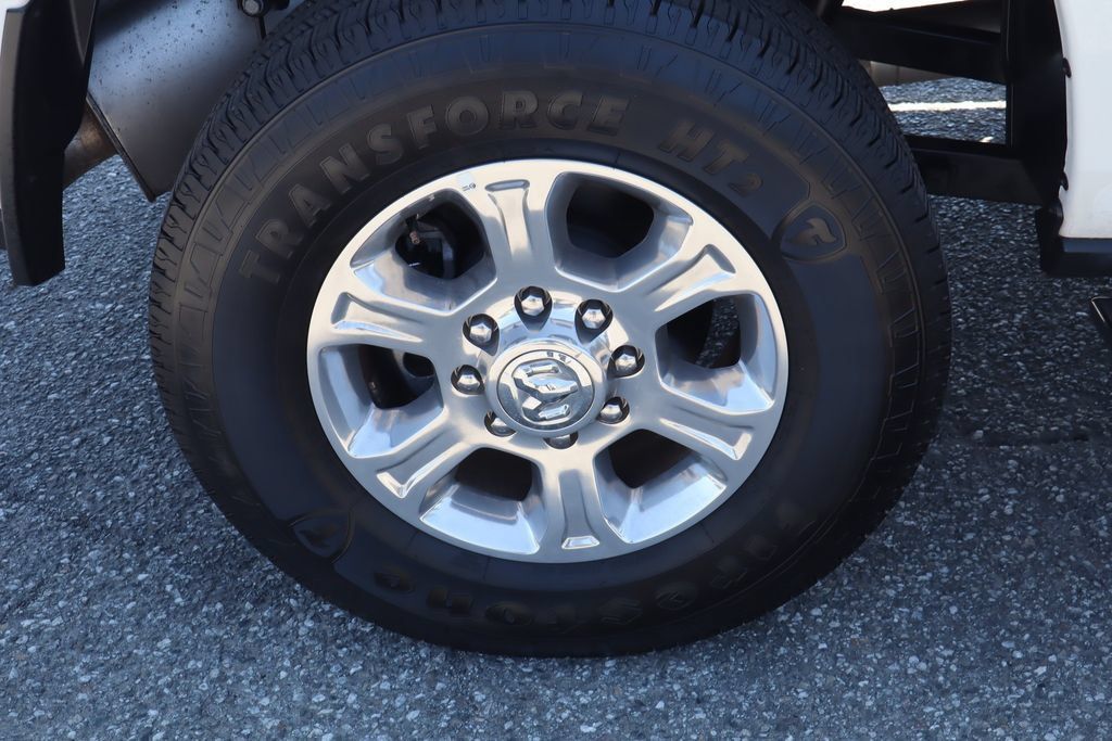Used 2025 RAM 2500 Big Horn AWD/4WD image 11