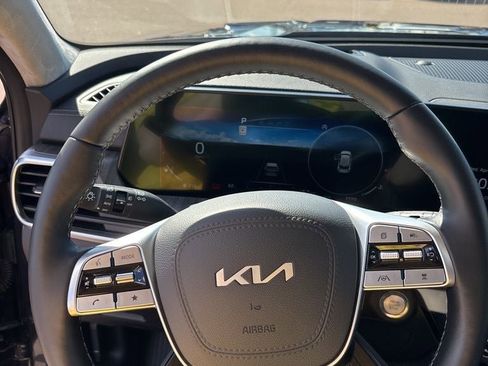 Used 2025 Kia Telluride SX Prestige image 16