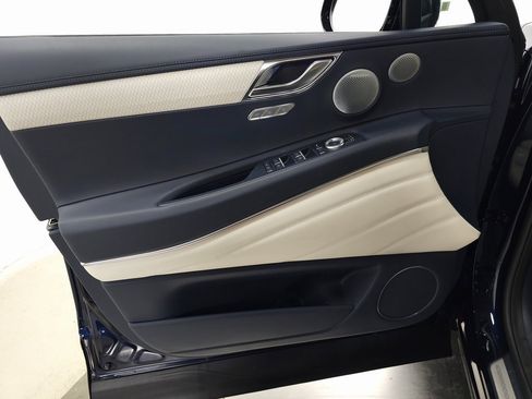 New 2025 Genesis GV80 3.5T Prestige image 10