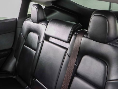 Used 2021 Tesla Model Y Long Range image 22