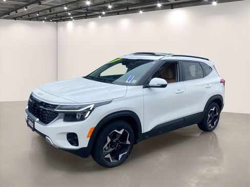 Used 2024 Kia Seltos EX AWD/4WD image 4