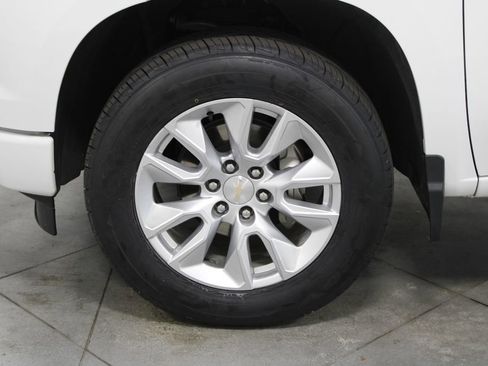 Used 2024 Chevrolet Silverado 1500 Custom image 21