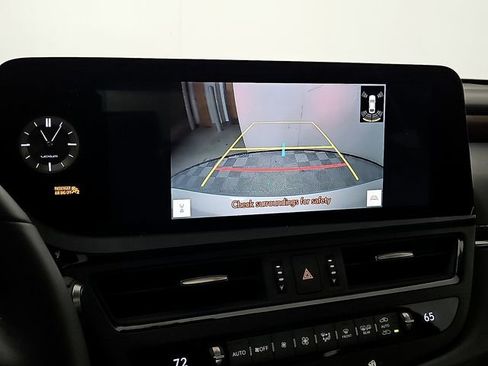 Used 2025 Lexus ES 300h w/ Premium Package image 20