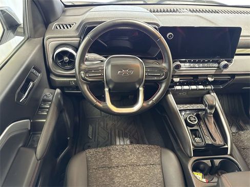 Used 2024 Chevrolet Colorado Z71 w/ Z71 Convenience Package 2 image 15