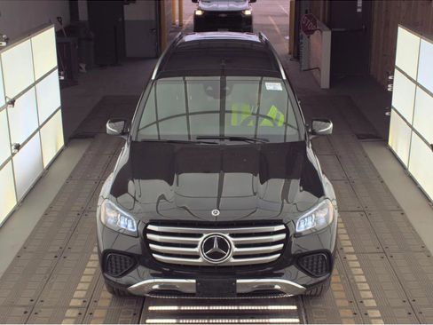 Used 2025 Mercedes-Benz GLS 450 4MATIC image 33