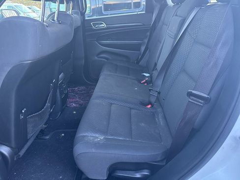 Used 2019 Jeep Grand Cherokee Laredo image 6