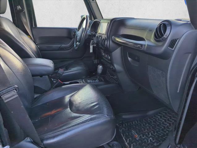 Used 2017 Jeep Wrangler Unlimited Sahara AWD/4WD image 25