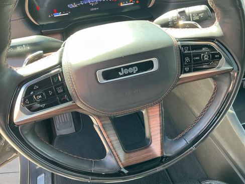 Used 2021 Jeep Grand Cherokee L Summit w/ Advanced Protech Group IV AWD/4WD image 11