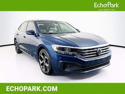 Used 2020 Volkswagen Passat 2.0T R-Line FWD image 1