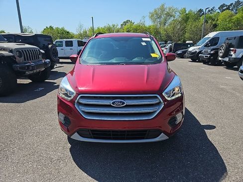 Used 2019 Ford Escape SEL image 2