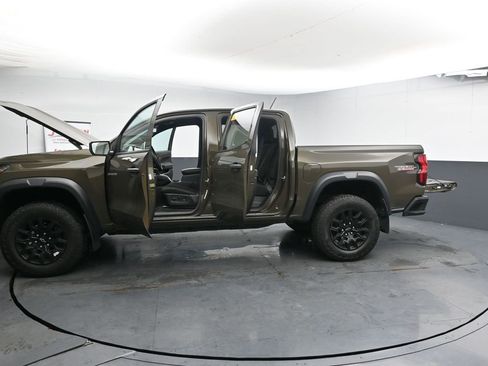 Used 2023 Chevrolet Colorado Trail Boss image 28