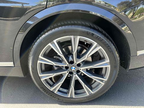 Used 2022 BMW X7 xDrive40i w/ Premium Package image 98