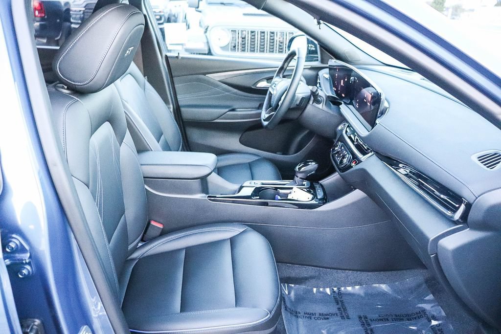 Used 2025 Buick Envista Sport Touring w/ Convenience I Package FWD image 19