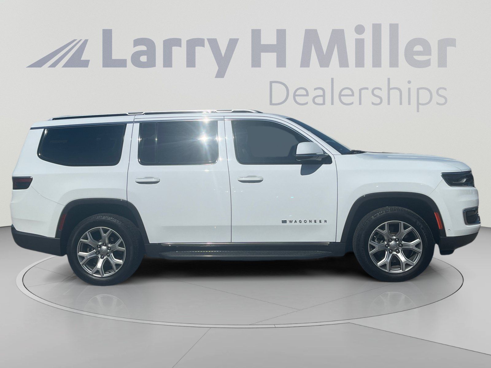 Used 2022 Jeep Wagoneer Series II AWD/4WD image 6