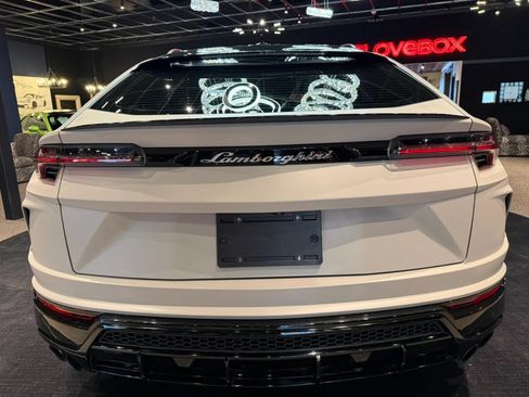 Used 2019 Lamborghini Urus AWD/4WD image 13