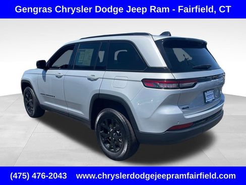Certified 2024 Jeep Grand Cherokee Altitude AWD/4WD image 5