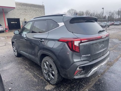 Used 2024 Kia Seltos S image 2