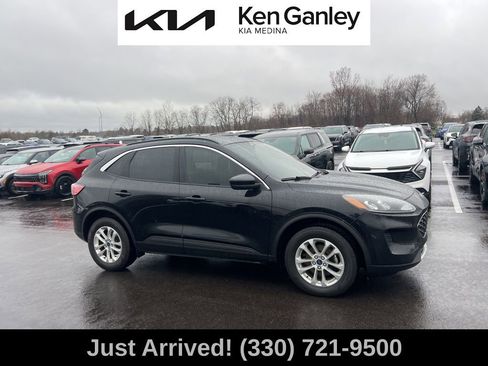 Used 2020 Ford Escape SE image 4