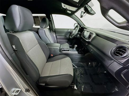 Used 2023 Toyota Tacoma TRD Sport image 12