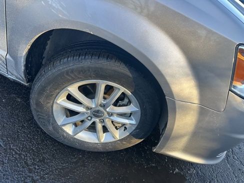 Used 2019 Dodge Grand Caravan SXT image 7
