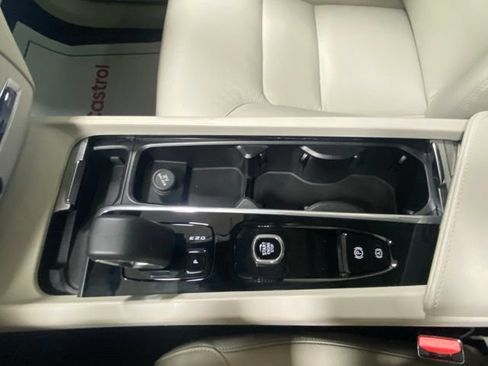 Used 2025 Volvo XC60 T8 Plus w/ Protection Package Premier AWD/4WD image 26