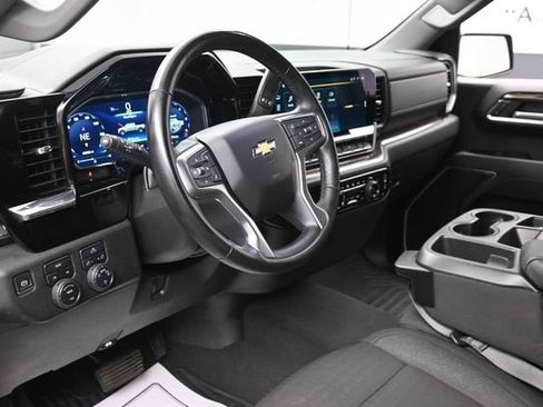 Used 2023 Chevrolet Silverado 1500 LT AWD/4WD image 14
