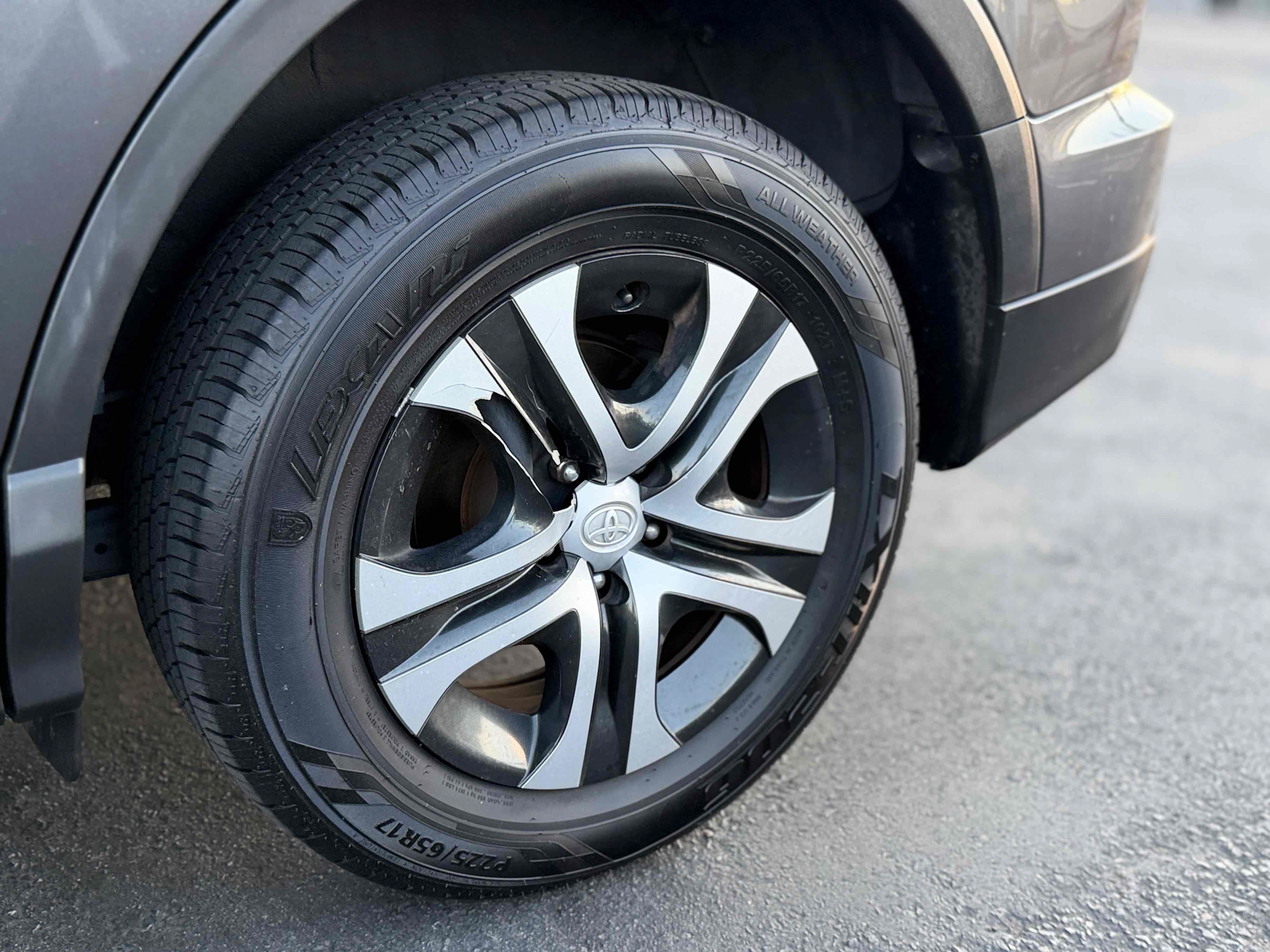 Used 2017 Toyota RAV4 LE w/ Carpet Mat Package FWD image 28