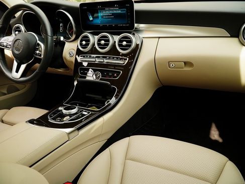 Used 2020 Mercedes-Benz C 300 Sedan image 10