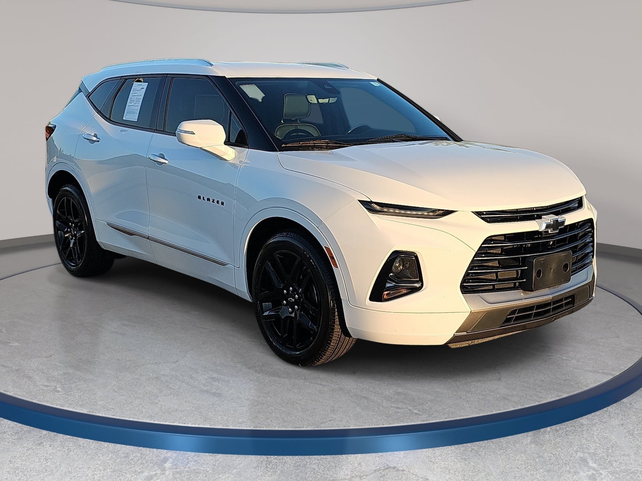 Used 2019 Chevrolet Blazer Premier w/ Driver Confidence II Package AWD/4WD image 3