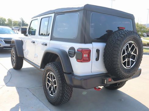 New 2025 Jeep Wrangler Unlimited Rubicon w/ Convenience Group image 22