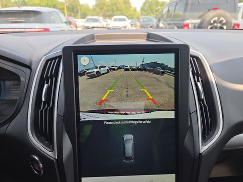 Used 2024 Ford Edge SEL AWD/4WD image 16