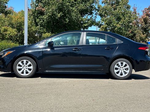 Used 2024 Toyota Corolla LE FWD image 7