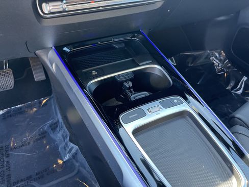 Used 2024 Mercedes-Benz EQB 300 4MATIC image 22