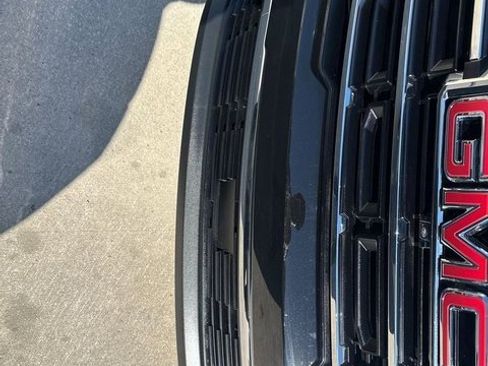 Used 2025 GMC Acadia Elevation image 14