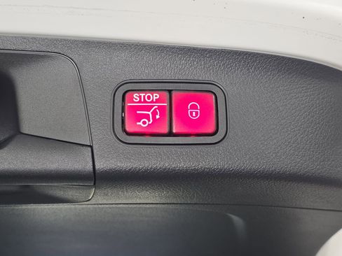 Certified 2025 Mercedes-Benz GLA 250 image 13
