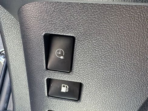 Used 2021 Toyota Prius Prime LE FWD image 22