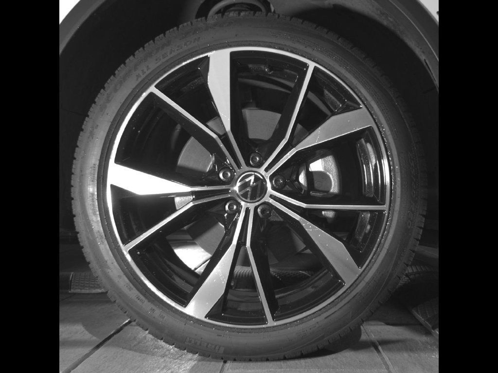 Certified 2024 Volkswagen Tiguan SEL R-Line AWD/4WD image 11