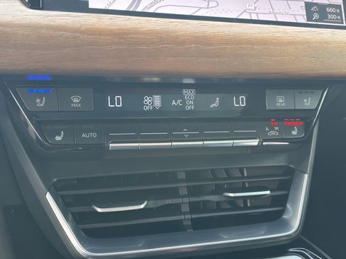 Used 2022 Audi e-tron GT Premium Plus image 6